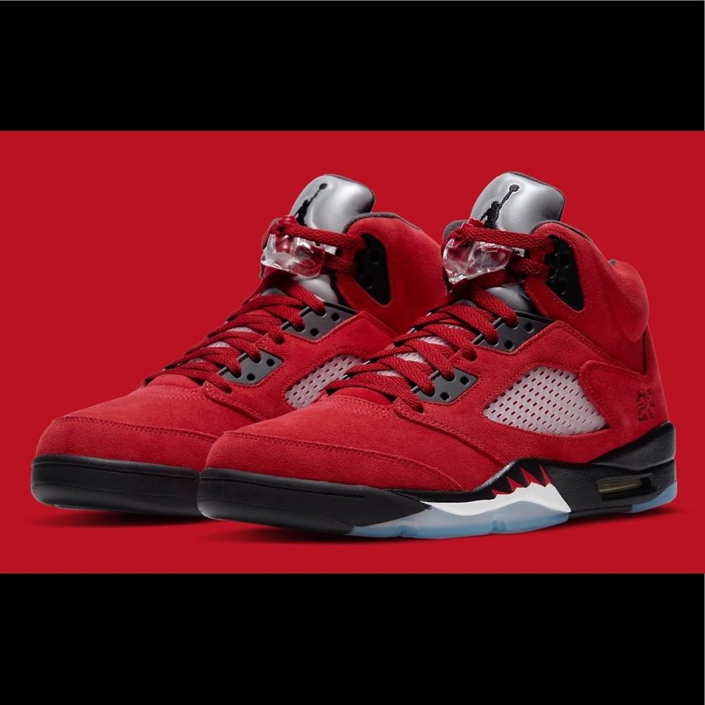 AIR JORDAN 5 RETRO 'RAGING BULL' 2021
SIZE - MENS 11 SIZE MENS 11 / WMNS 12.5